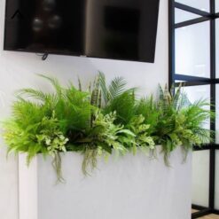 bục cây giả decor nhà hàng