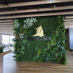 tường cây giả trong nhà