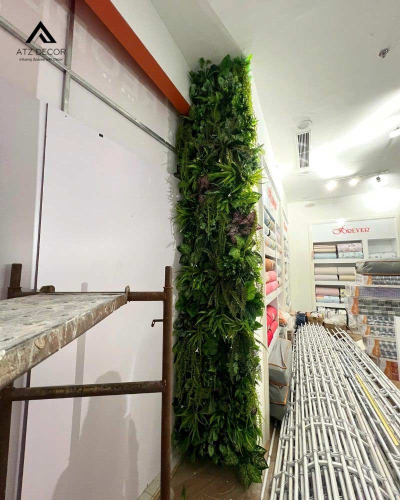 thi công tường cây giả trung tâm thương mại