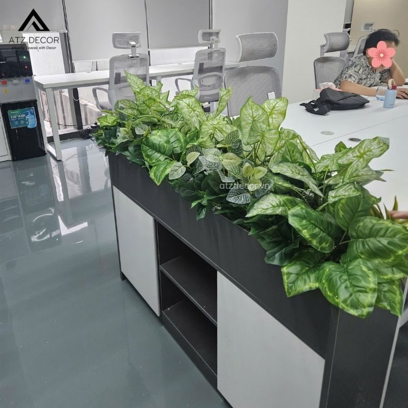 thi công bục cây giả văn phòng