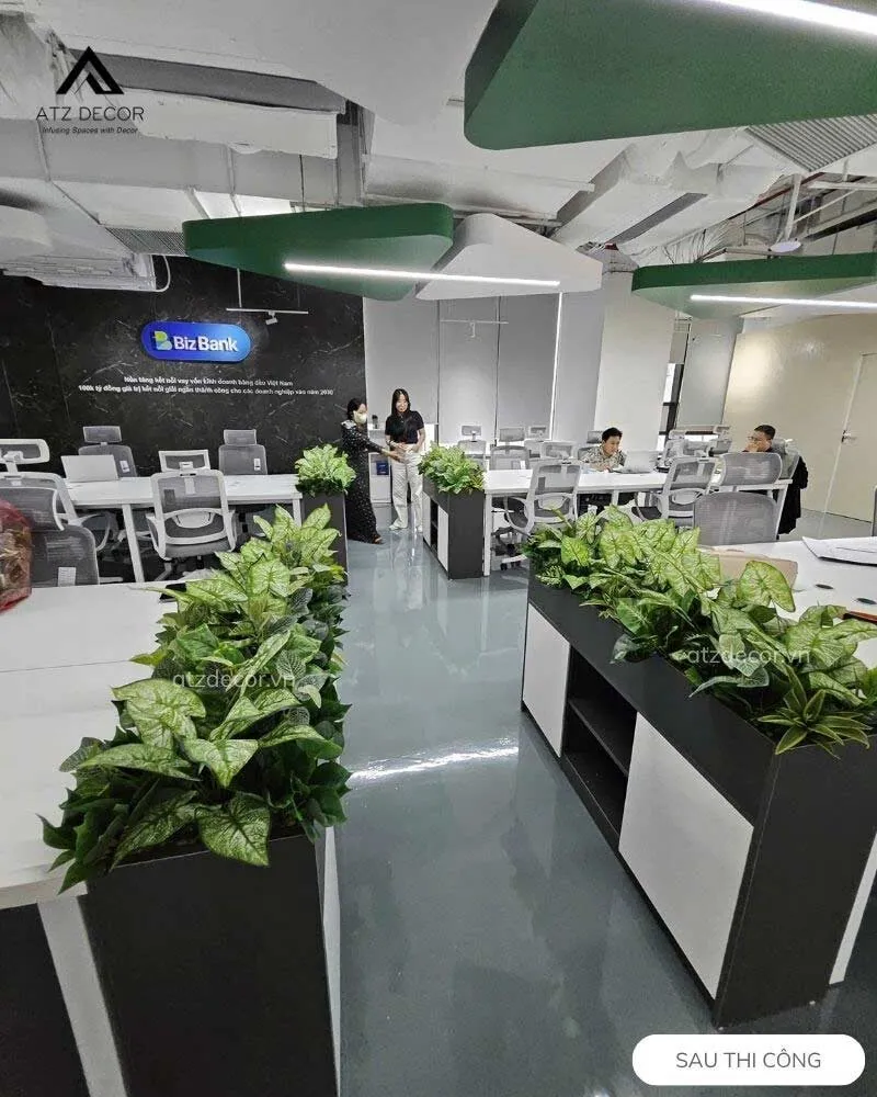 Thi công bục cây giả văn phòng BizBank bền đẹp 13 thi công bục cây giả văn phòng