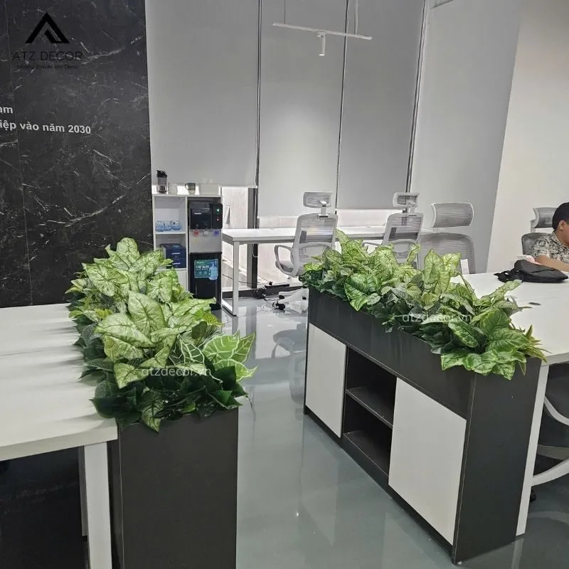 Thi công bục cây giả văn phòng BizBank bền đẹp 6 thi công bục cây giả văn phòng