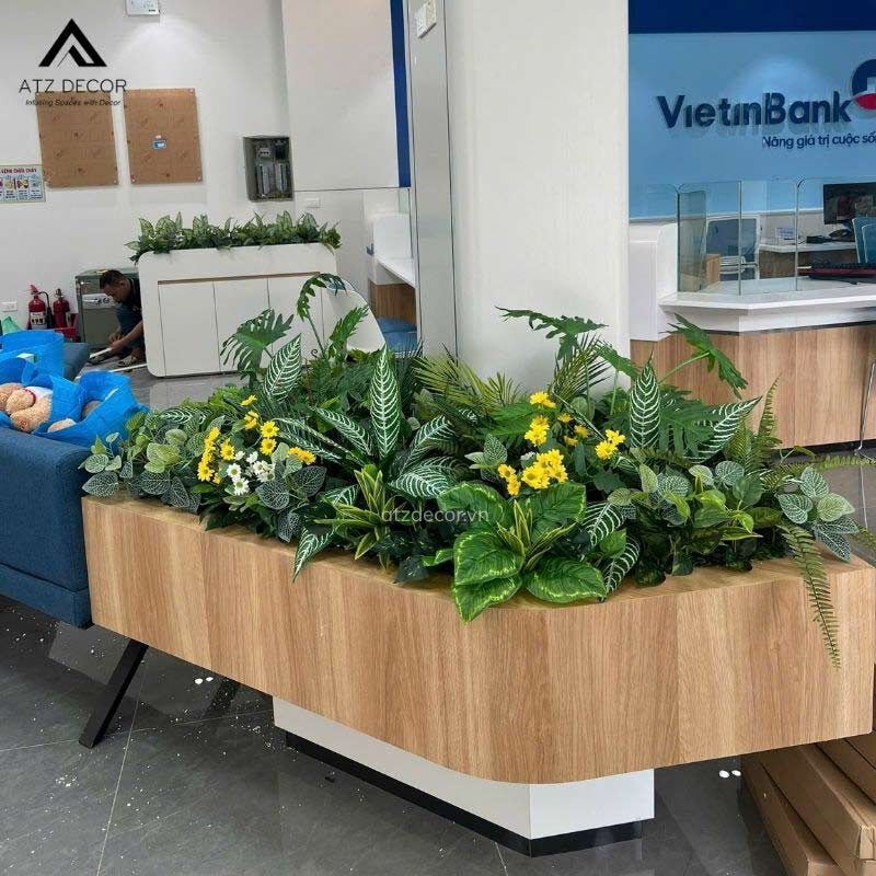 Thi công bục cây giả không gian văn phòng ngân hàng VietinBank ấn tượng